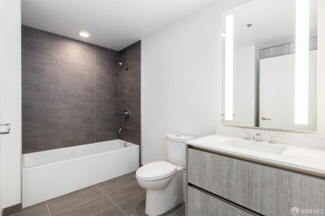 Building Photo - 201 Folsom St