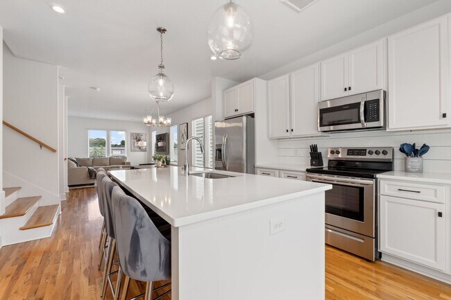 Building Photo - Sterling Point 3 Bed Home