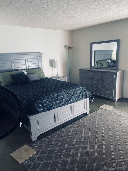 Building Photo - 403 Bradshaw Ln