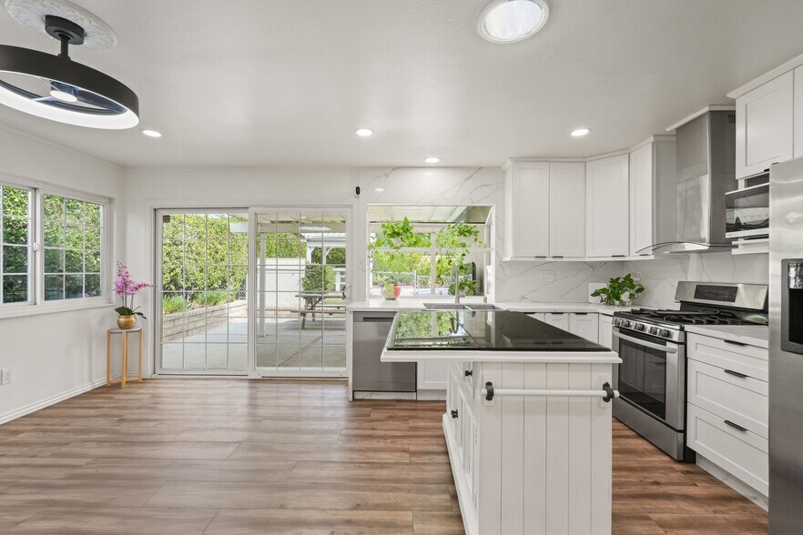 Building Photo - 27480 Cherry Creek Dr