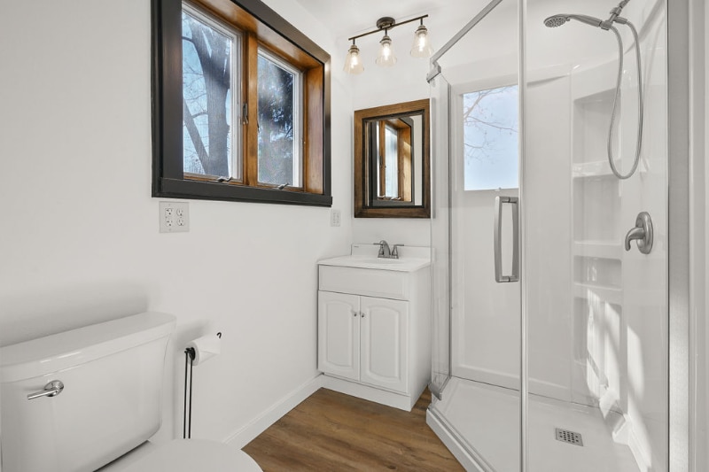 Building Photo - 233055 Schoolhouse Ln
