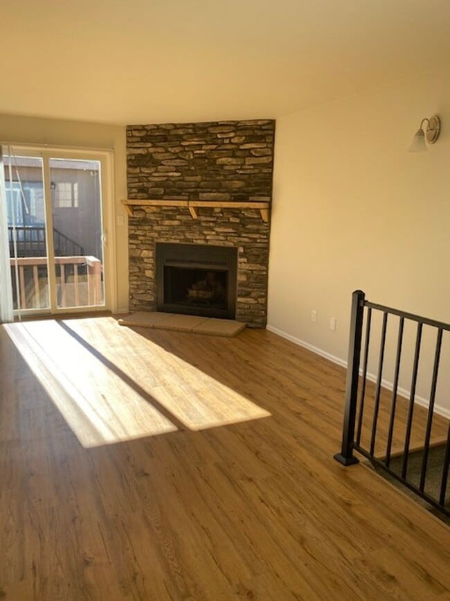 Building Photo - ALL PROSPECTIVE TENANTS MUST SUBMIT A $58 ...