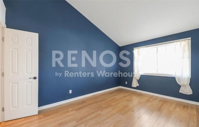 Building Photo - Modern Comfort and a Garage in Prime Aurora Location