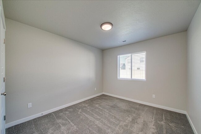 Building Photo - Two Story, Spacious Star Home!