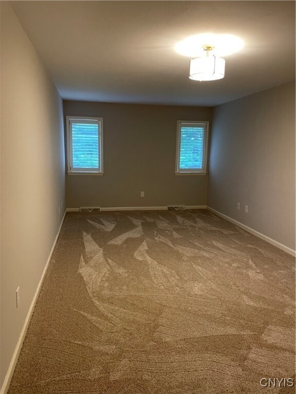 Building Photo - 497 Summerhaven Dr N