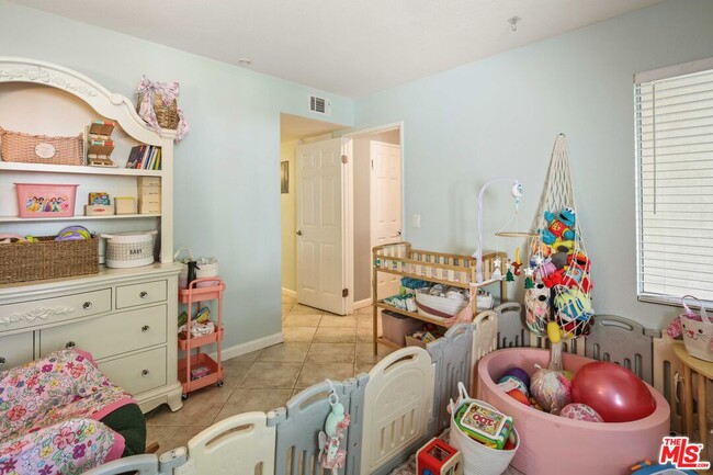 Building Photo - 24474 Valle Del Oro