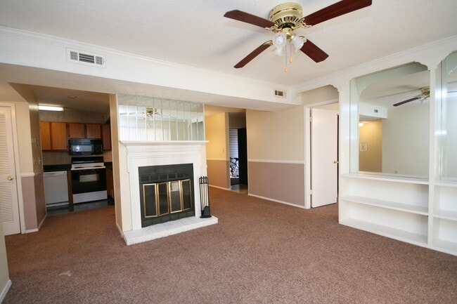 Building Photo - 6644 Willow Pointe Dr NW