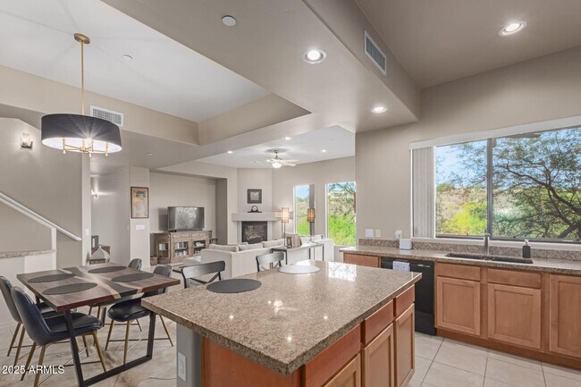 Building Photo - 16340 E Ridgeline Dr