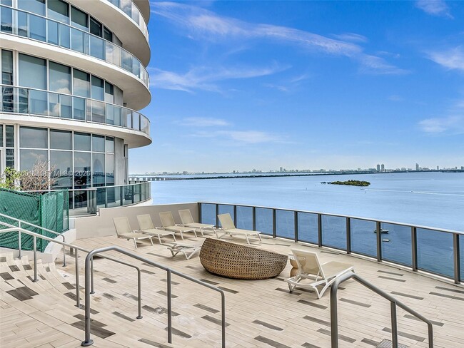 Building Photo - 488 NE 18th St