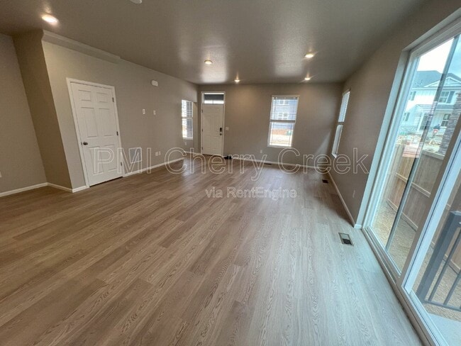 Building Photo - 741 N Tempe St