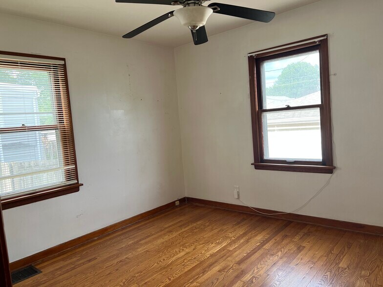Building Photo - 7137 McCook Ave