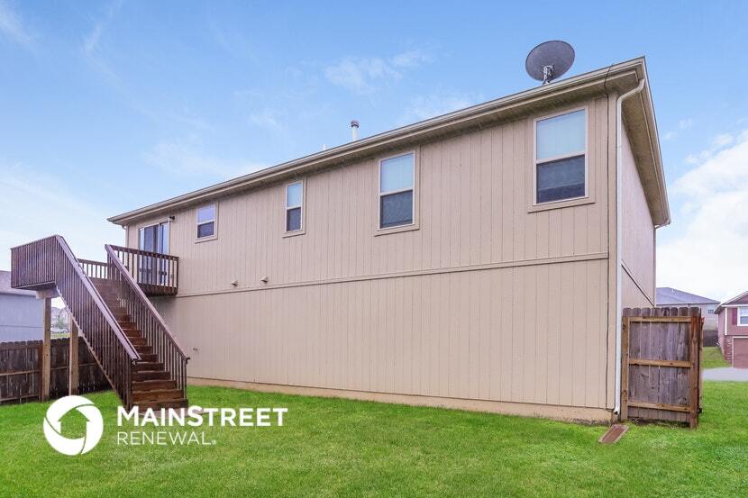 Building Photo - 1406 NW High View Dr