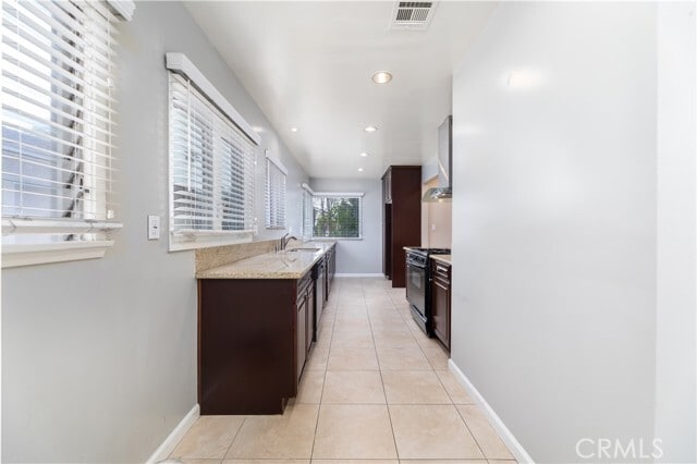 Building Photo - 1929 Wellesley Rd