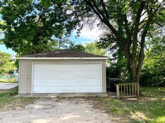 Building Photo - 2313 Caton Farm Rd