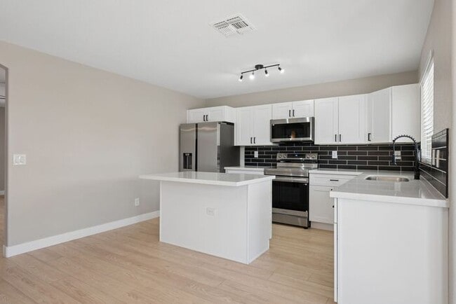 Building Photo - 40130 N Costa Del Sol Dr