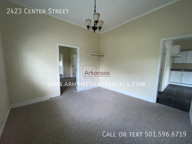 Building Photo - 2423 Center St