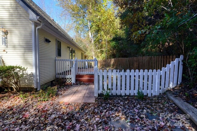 Building Photo - 34 East St