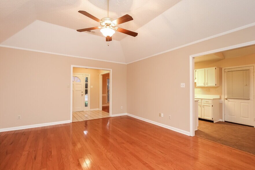 Building Photo - 7576 Dexter Run Cir