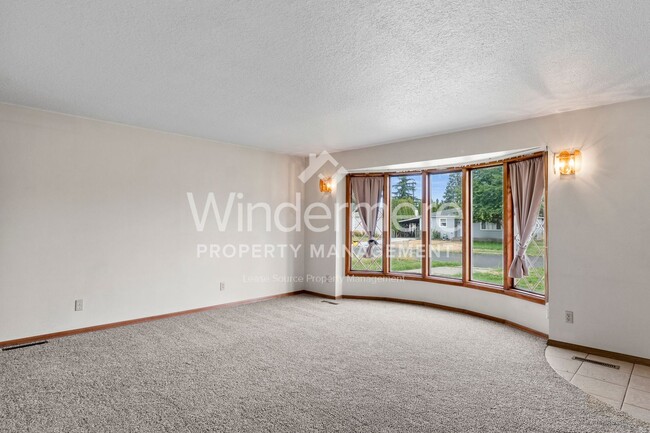 Building Photo - 2115 W Kiernan Ave