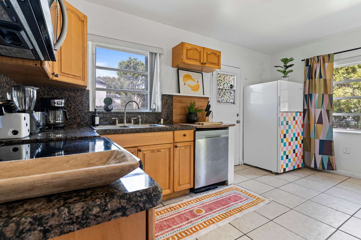 Building Photo - 260 NE 45th St