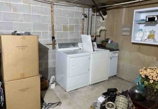 Building Photo - 808B Putnam Blvd