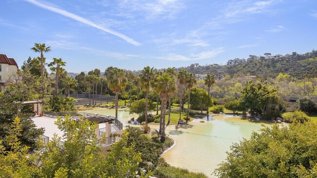 Building Photo - Lovely 1 bedroom Condo in Top-Rated Complex