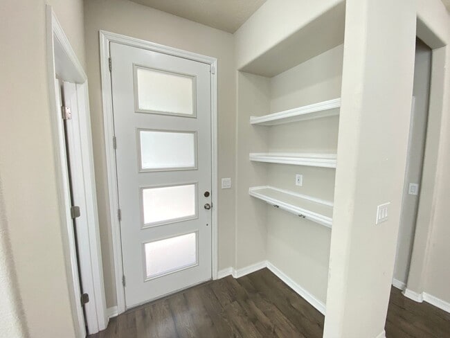 Building Photo - 3Bdrm 2.5 Bath 2-Car garage ---- Tapestry ...