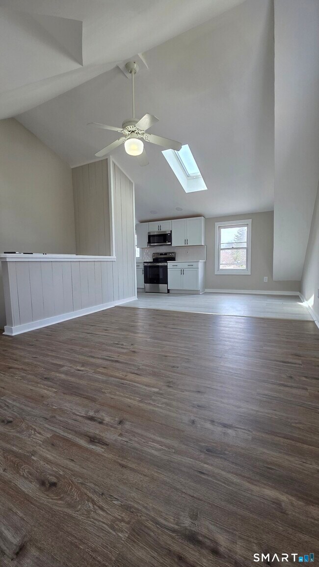 Building Photo - 5 Morris Rd