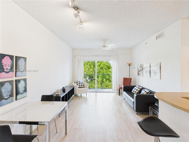 Primary Photo - 6001 SW 70th St