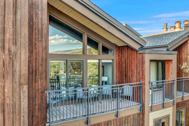 Building Photo - 2160 Mt Werner Cir