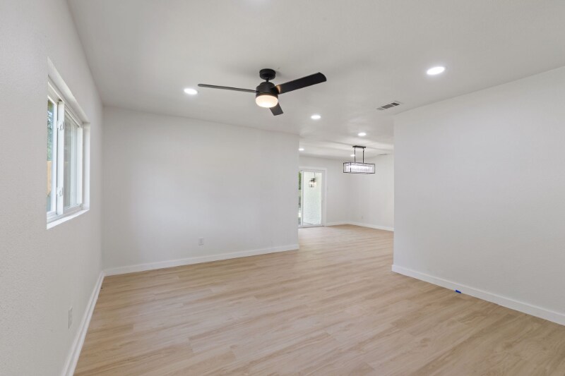 Building Photo - 1414 Timberlake Cir