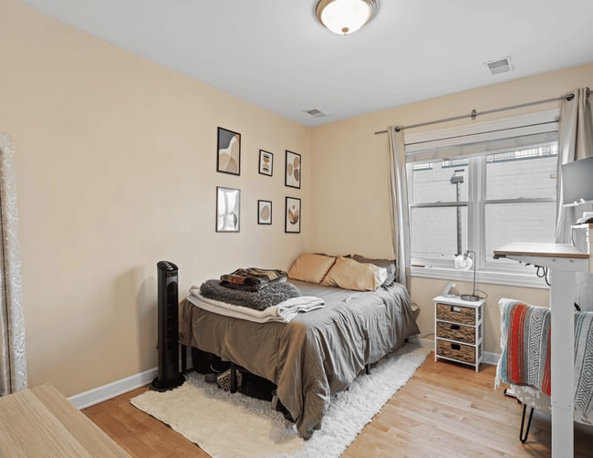 Third bedroom - 3329 N Sheffield Ave