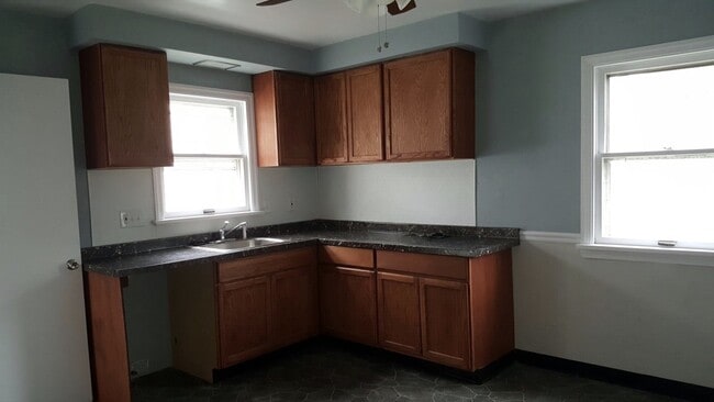 Building Photo - Nice house