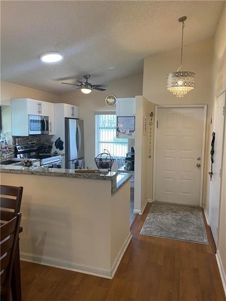 Building Photo - 8615 Jasmine Way