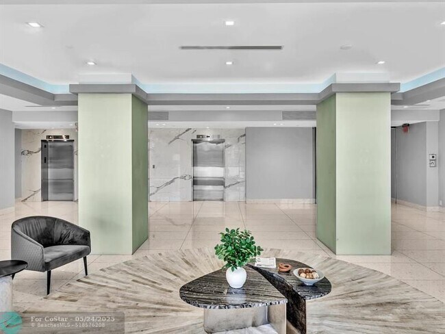 Building Photo - 20379 W Country Club Dr