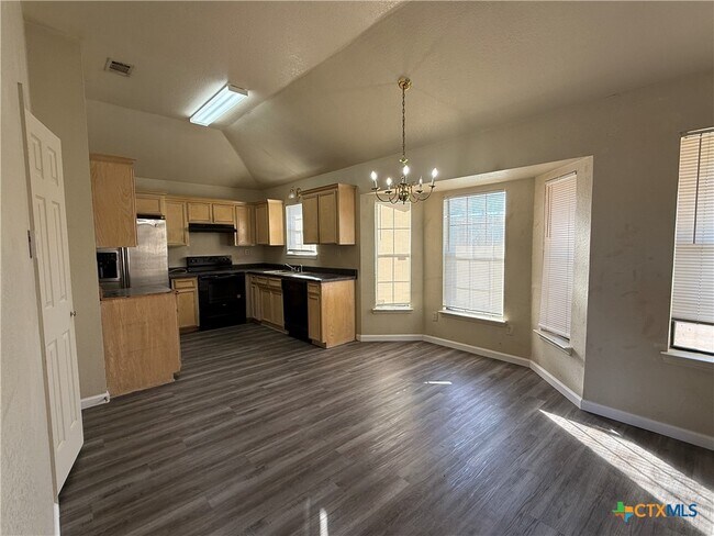 Building Photo - 3015 Nancy Jane Dr