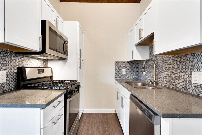 Building Photo - 6311 Felix Ave