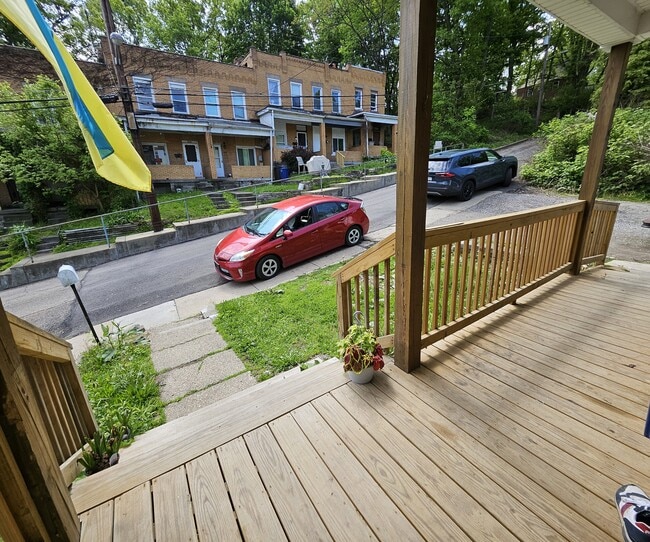 Building Photo - 804 Dubois St