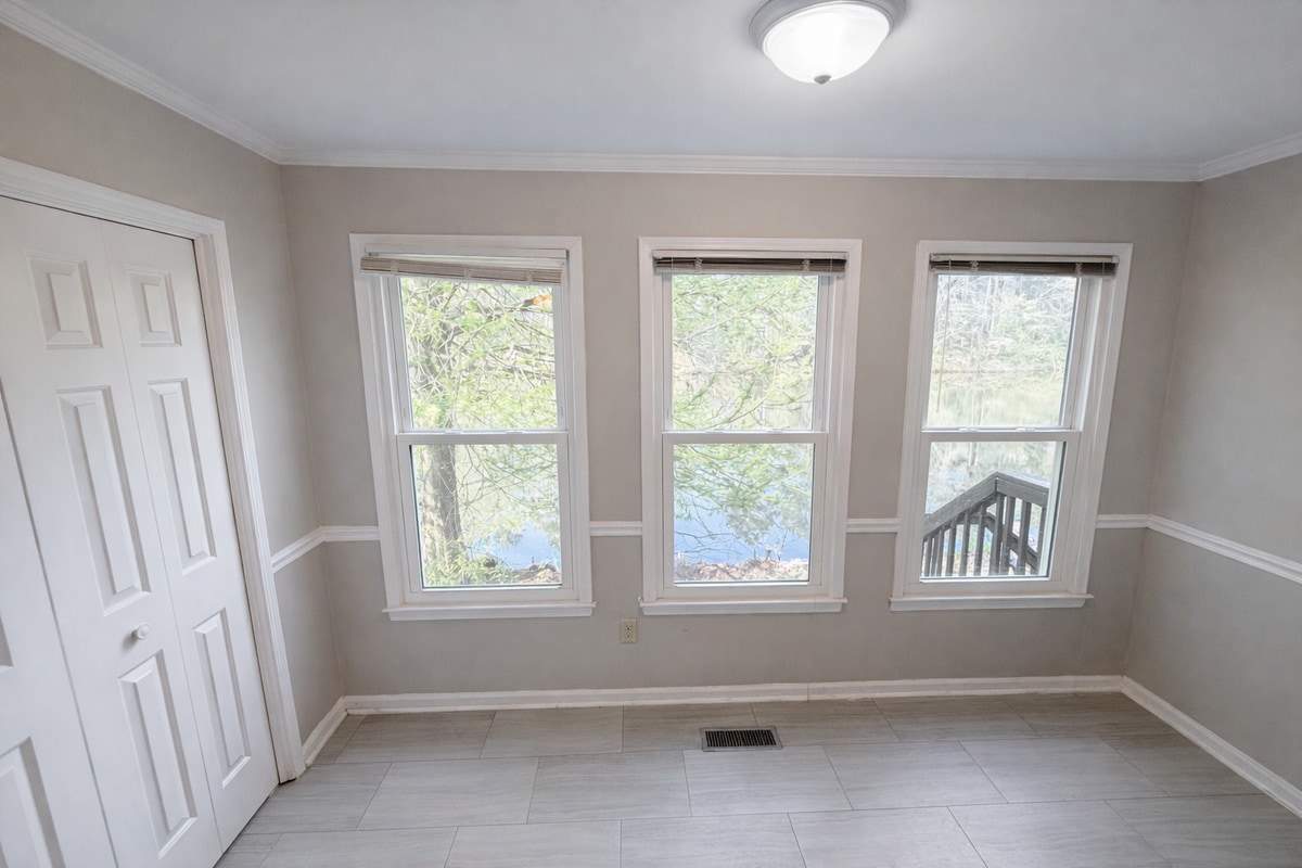 Building Photo - 9073 Carroll Manor Dr