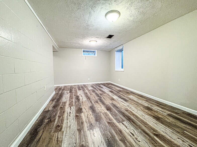Building Photo - 5618 Huntington Ave