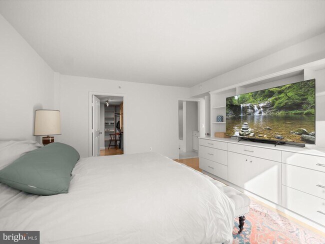 Building Photo - 1205 N Garfield St