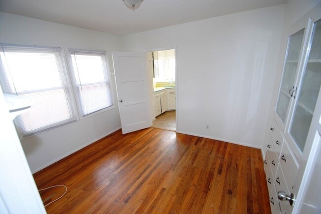 Building Photo - **AVAILABLE TO SEE**  3BR/1BA LAKEWOOD HOME NEAR MALL $3600.00