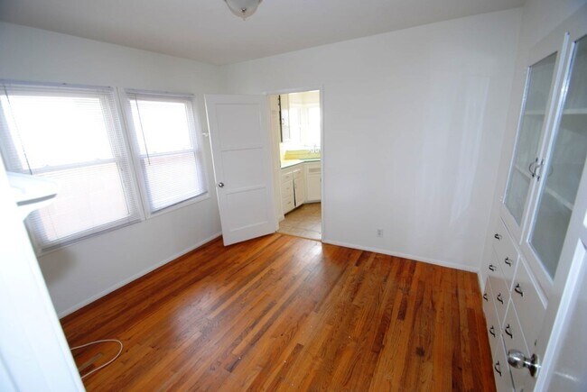 Building Photo - **COMING UP IN FEBRUARY**  3BR/1BA LAKEWOOD HOME NEAR MALL $3600.00