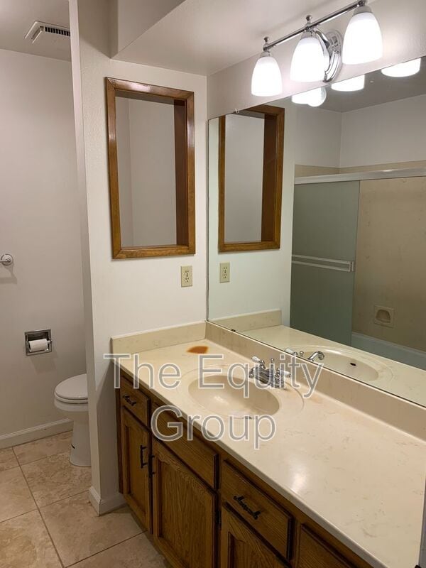 Building Photo - 4845 W Cypress Ave