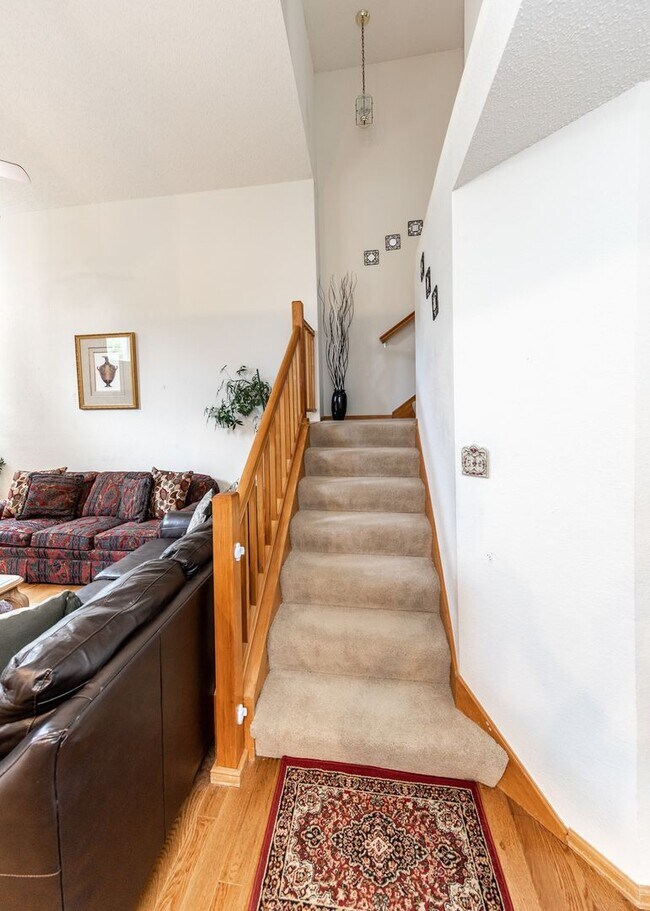 Building Photo - Spacious 5 Bedroom in D20 centrally located