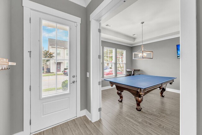 Building Photo - Charming Partially Furnished 3BR/2.5BA Home in the Heart of Park Circle — Available for Quick Mov...