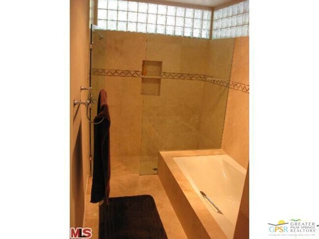 Building Photo - 587 N Saturmino Dr