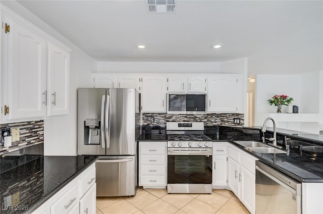 Building Photo - 2403 Rue De Versailles