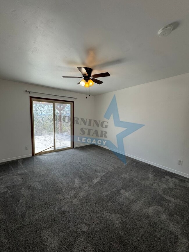 Building Photo - 3-Bedroom Home - True Desert Living!