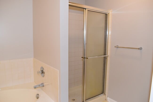 Building Photo - 5612 Baywatch Way